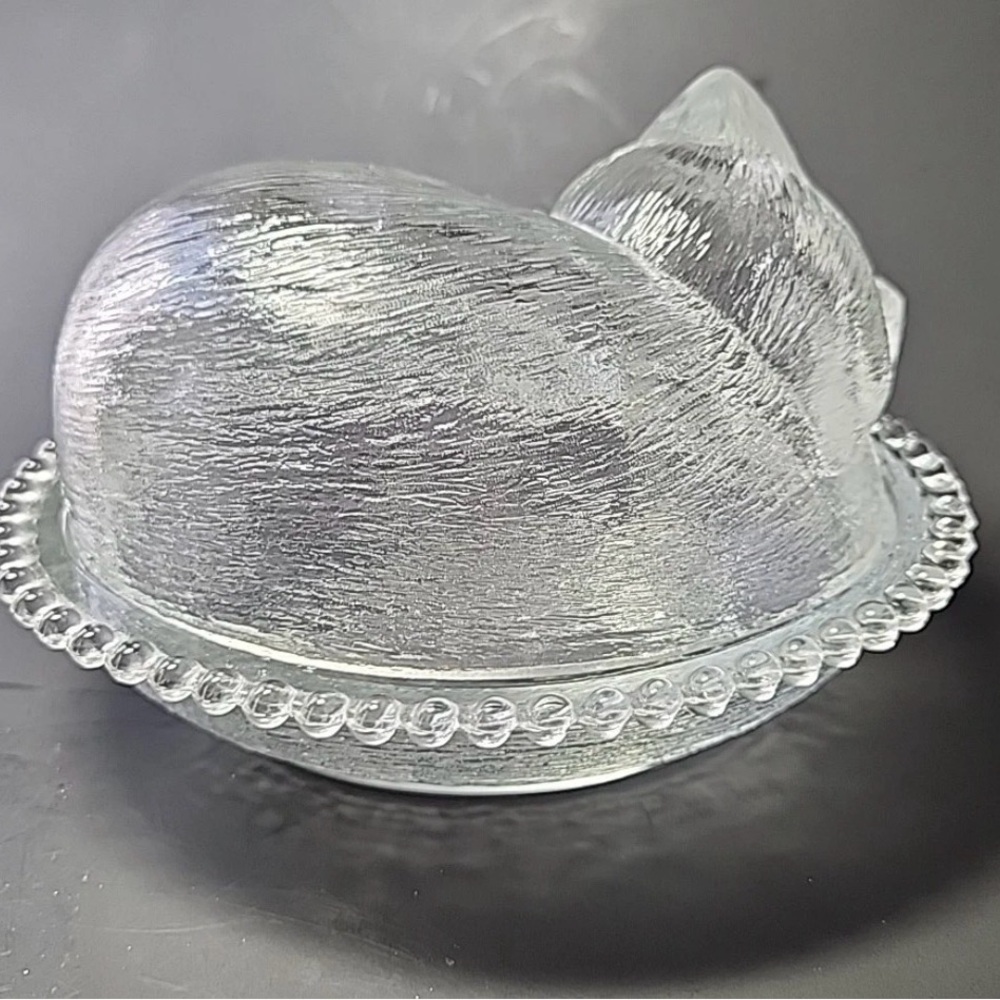 Vintage Indiana Glass Sleeping Cat On Nest Basket Covered Candy Dish Chipless - Picture 4 of 10